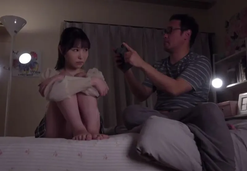 Mẹ tái hôn, ái nữ tội nghiệp bị bố dượng đâm cả lỗ trên lẫn lỗ dưới